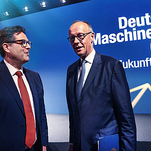 Foto vom Deutschen Maschinenbau-Gipfel 2025 - Merz und Kawlath