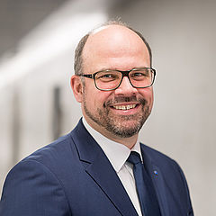 Dr. Thomas Schneider