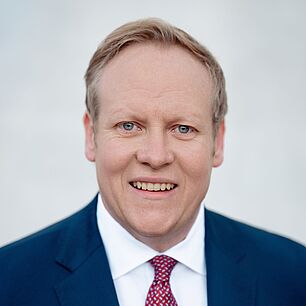 Tilman Kuban - Moderatorin auf dem Deutschen Maschinenbau-Gipfel 2025