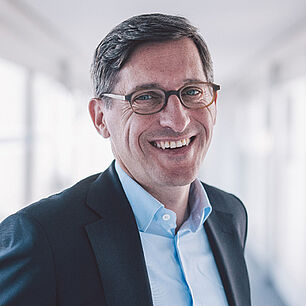 Portraitbild von Klaus Geißdörfer - Sprecher auf dem Deutschen Maschinenbau-Gipfel 2025