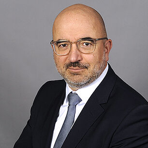 Portraitbild von Bernhardt Kluttig - Sprecher auf dem Deutschen Maschinenbau-Gipfel 2025