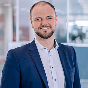Portraitbild Lukas Schattenberg - Sprecher Deutscher Maschinenbau-Gipfel 2025