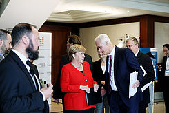 Angela Merkel trifft Carl Martin Welcker