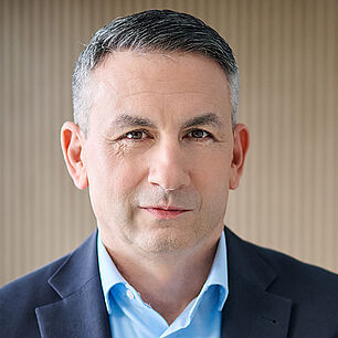 Portraitbild von Gunar Schmidt - Sprecher auf dem Deutschen Maschinenbau-Gipfel 2025