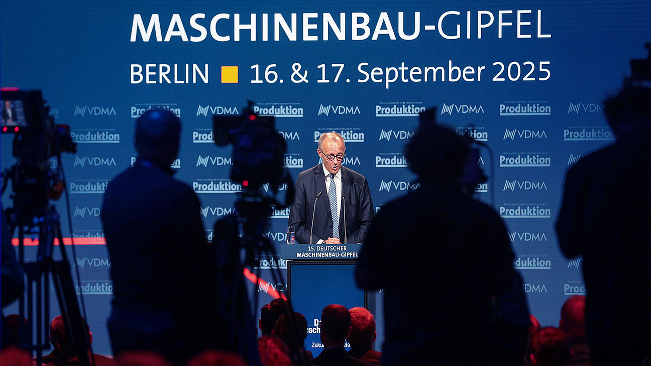 Foto vom Deutschen Maschinenbau-Gipfel 2025 - Bundeskanzler Merz
